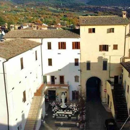 La Casina Di Nada Apartment Massa Martana Bagian luar foto