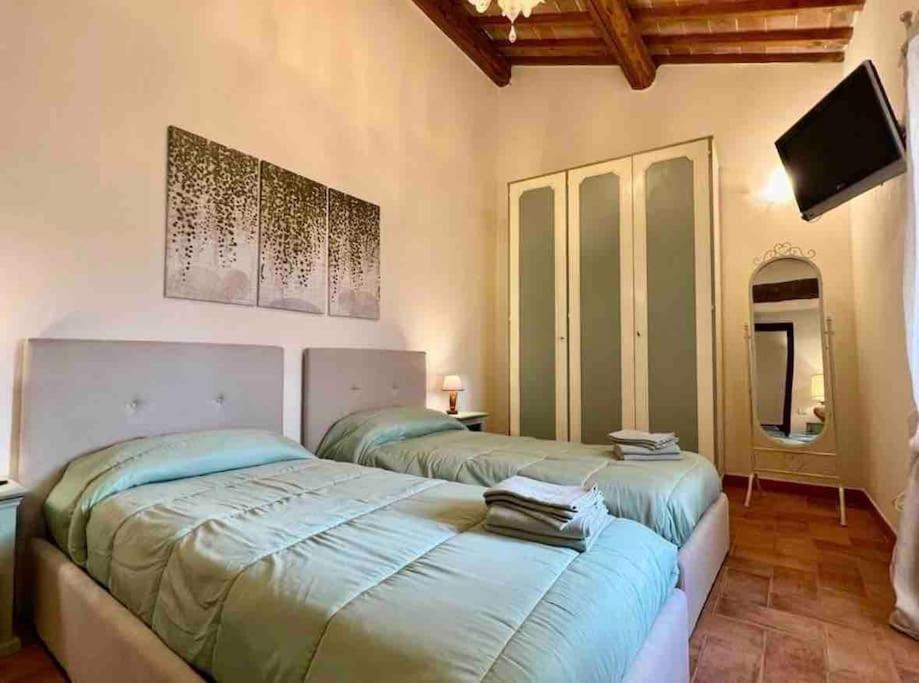 La Casina Di Nada Apartment Massa Martana Bagian luar foto