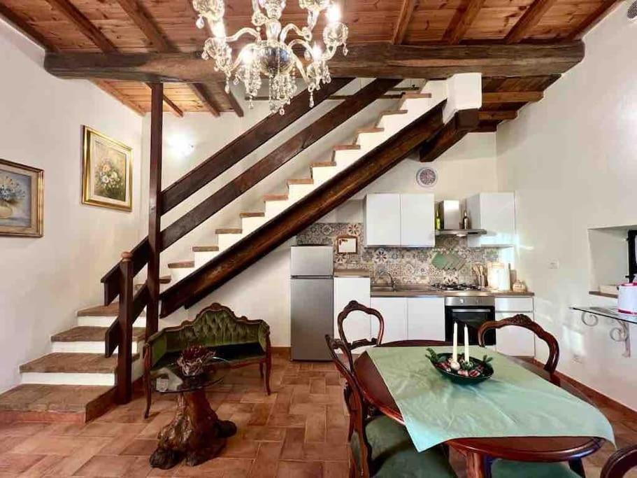 La Casina Di Nada Apartment Massa Martana Bagian luar foto