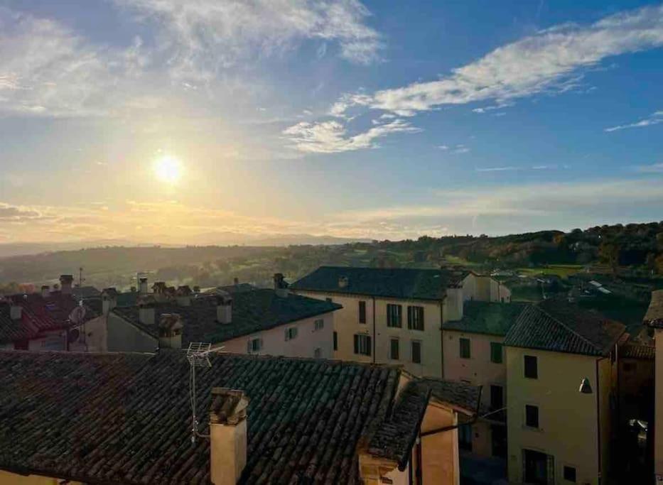 La Casina Di Nada Apartment Massa Martana Bagian luar foto