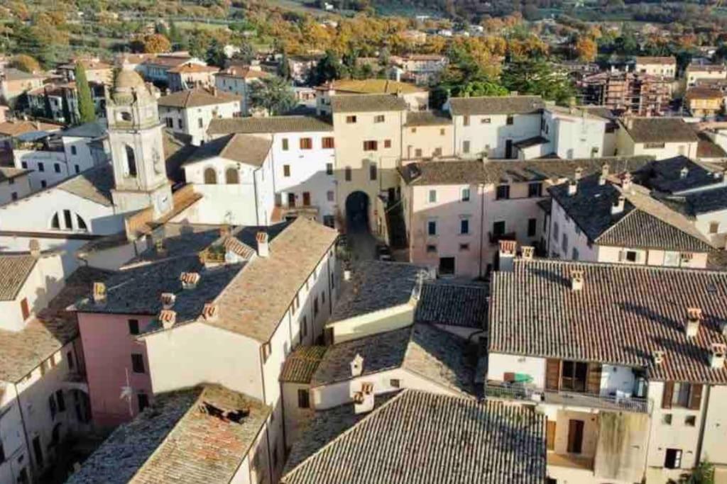 La Casina Di Nada Apartment Massa Martana Bagian luar foto